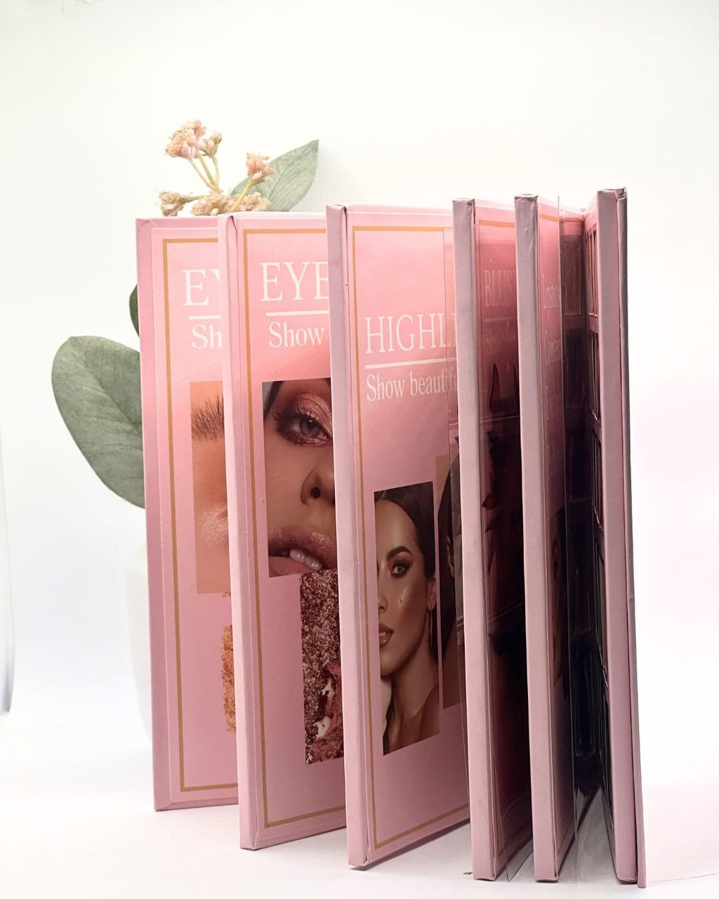 Mocallure Professional Makeup Book 5 in 1 Eyeshadow, Blush-On, Lip Colors, Highlighter & Concealer
