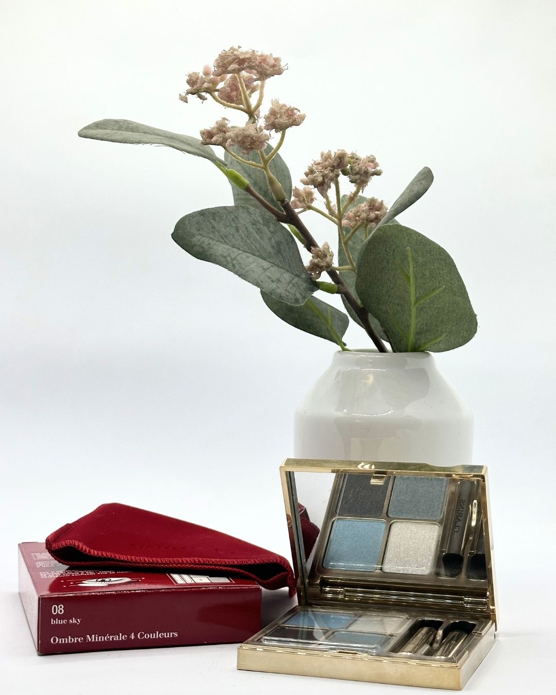 Clarins Eyeshadow kit - With Luxury Velvet Pouch