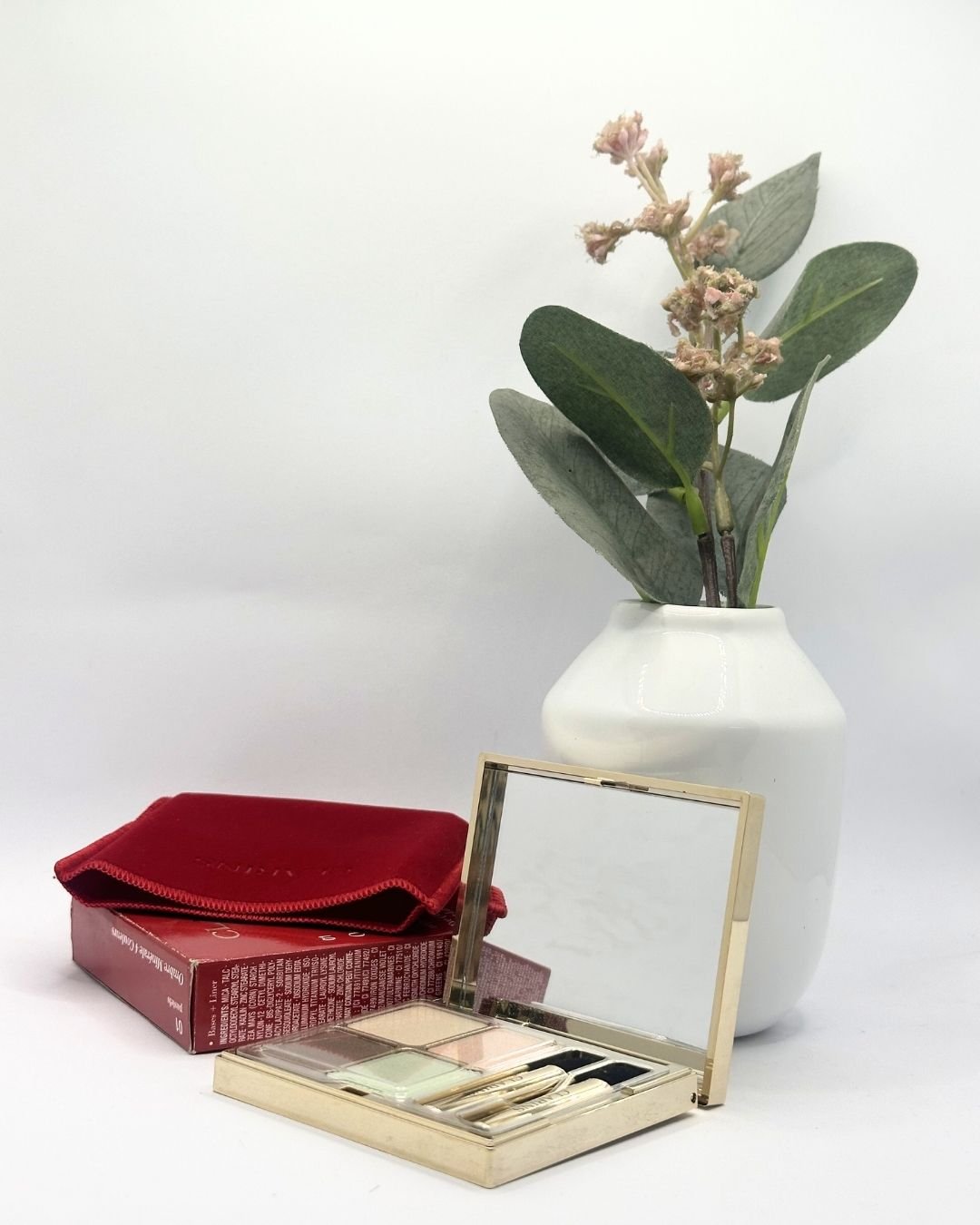 Clarins Eyeshadow kit - With Luxury Velvet Pouch