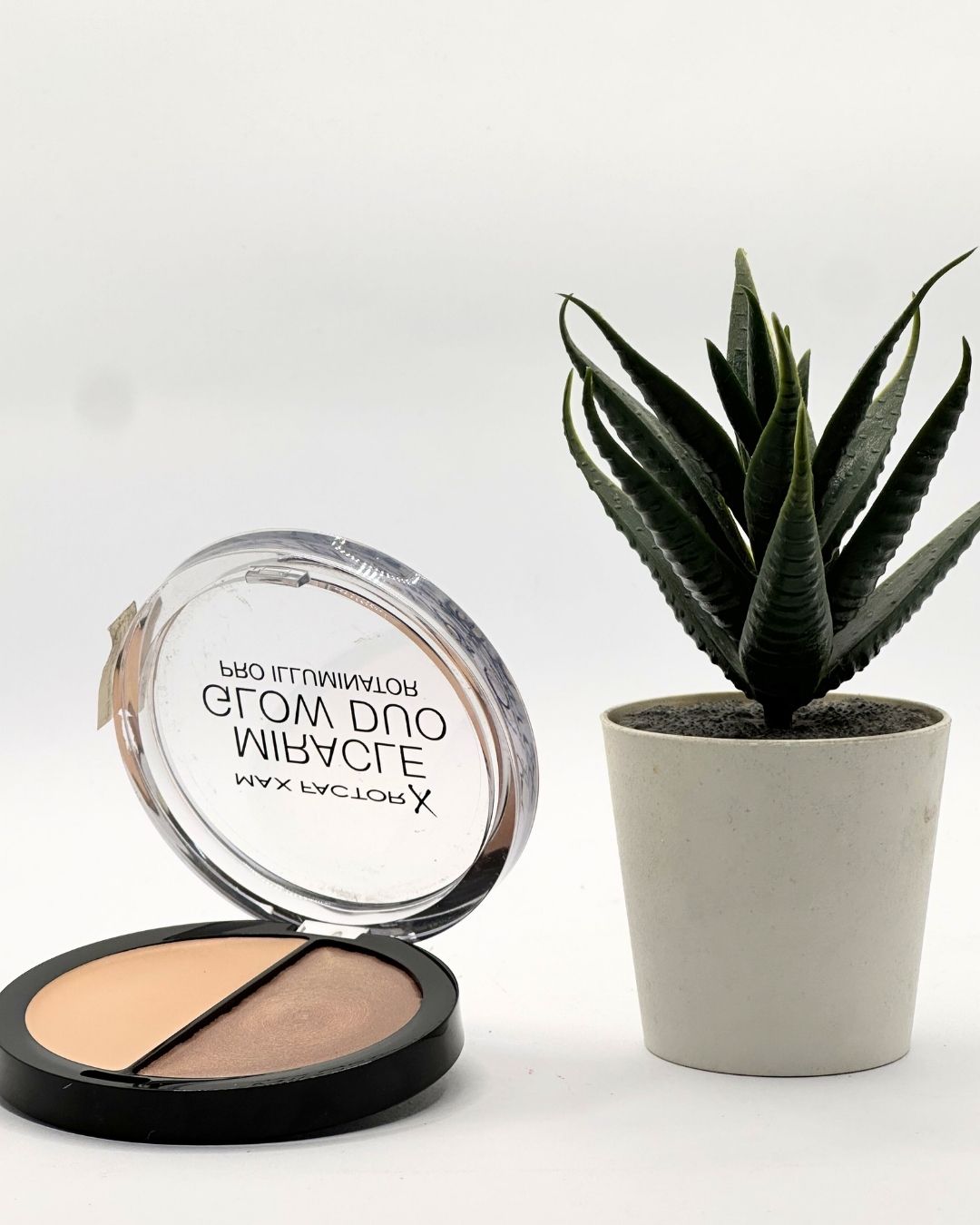 max factor MIRACLE GLOW DUO Pro Illuminator
