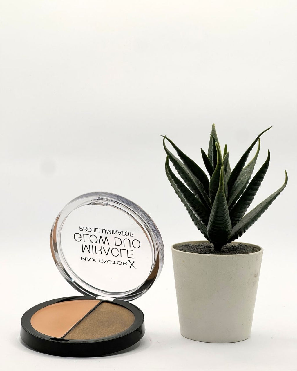 max factor MIRACLE GLOW DUO Pro Illuminator