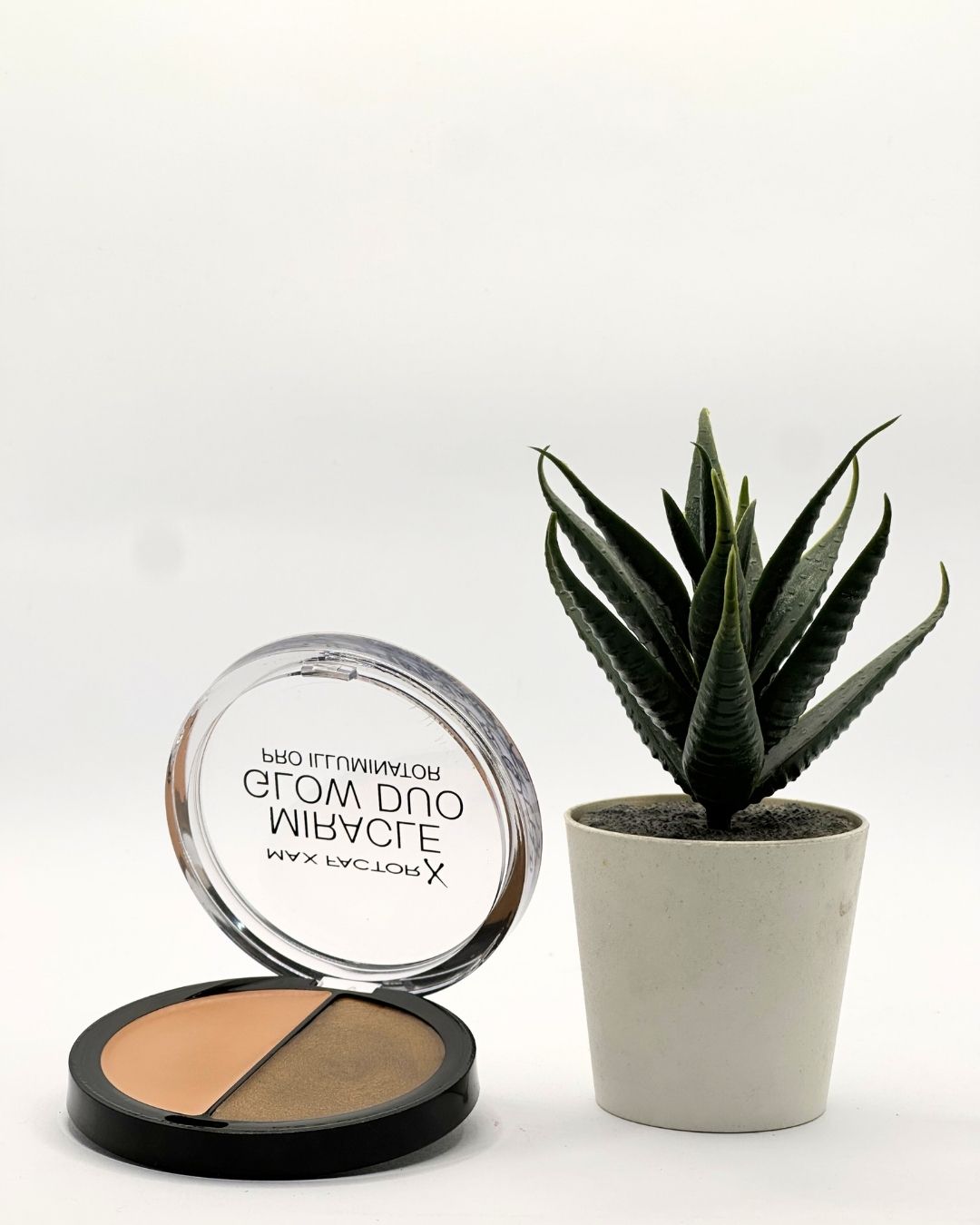 max factor MIRACLE GLOW DUO Pro Illuminator